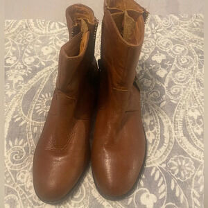Kenneth Cole NY Marcy Cognac Leather Ankle Booties size 6 comfortable zippered